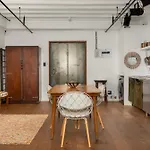 Wolroy House 506