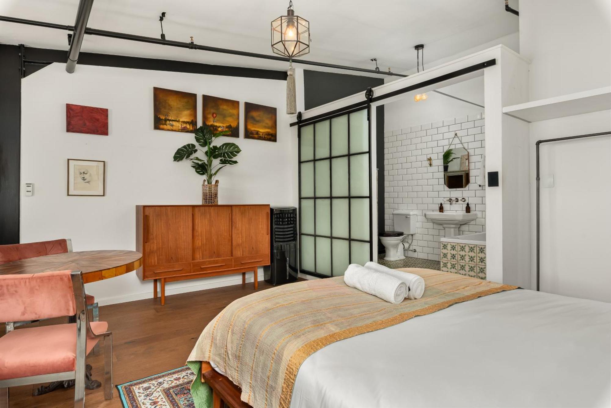 Wolroy House 506 *